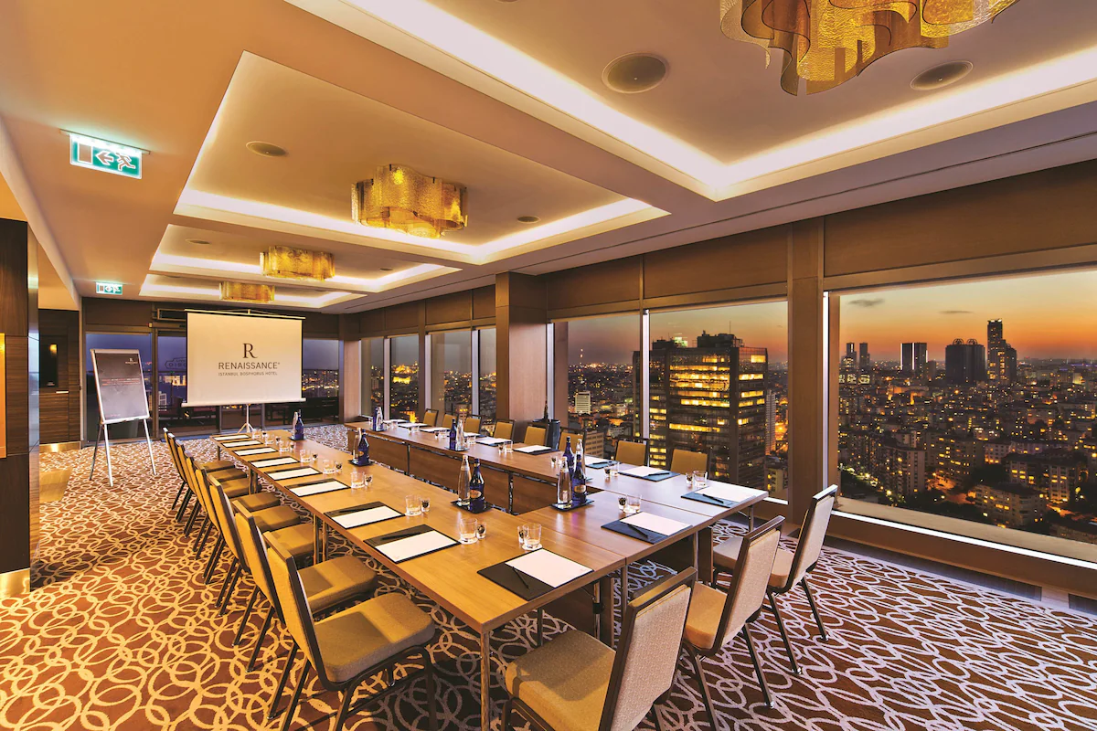 باشگاه هتل رنسانس بسفروس استانبول